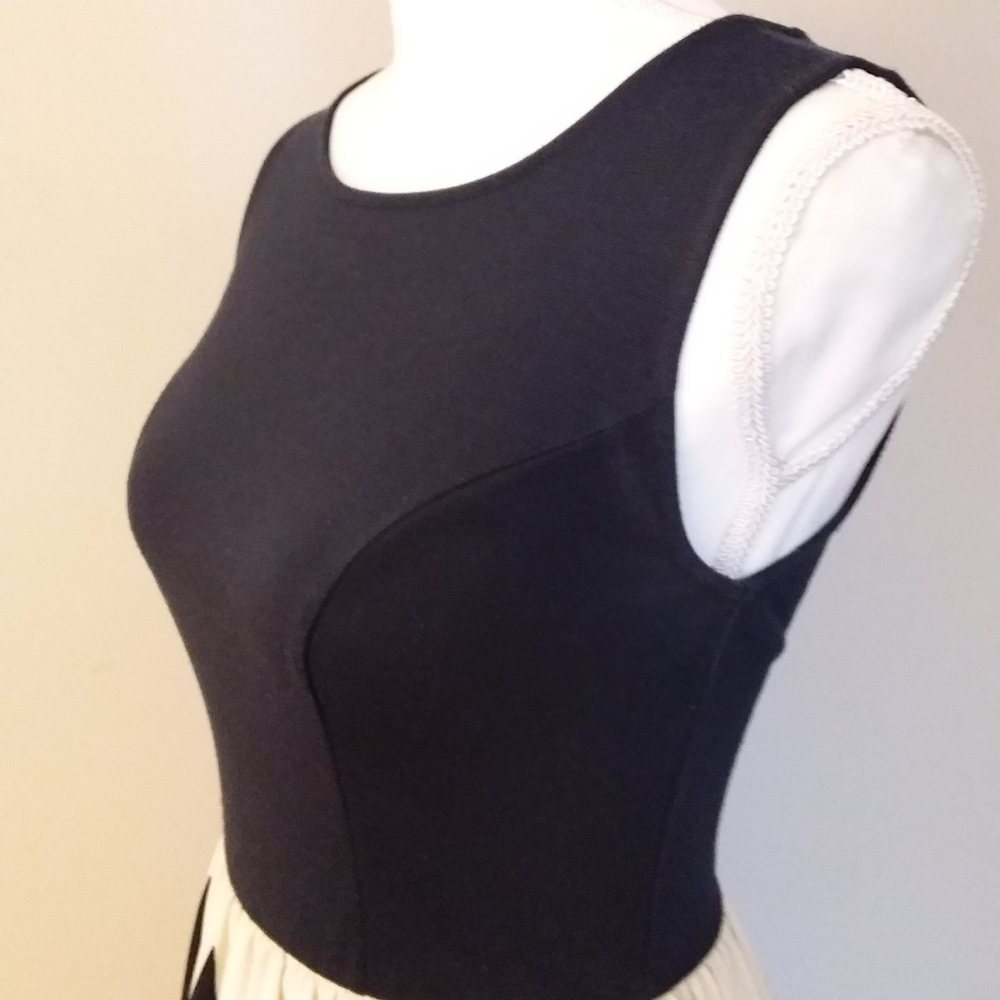 Xhilaration Black and White Chevron Shape Dress - Picture 4 of 9